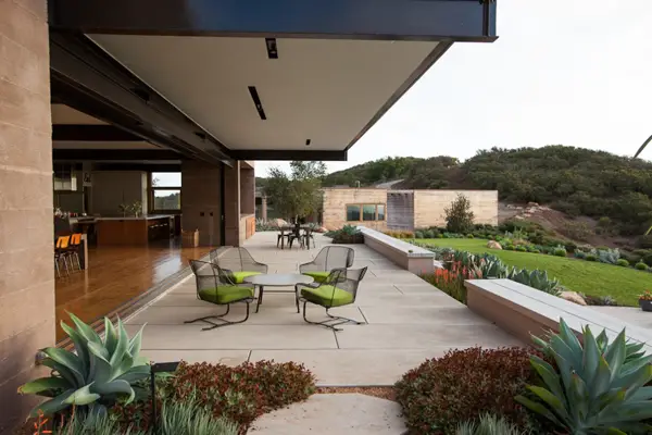 Toro Canyon House by Los Angeles studio Bestor Architecture (25)