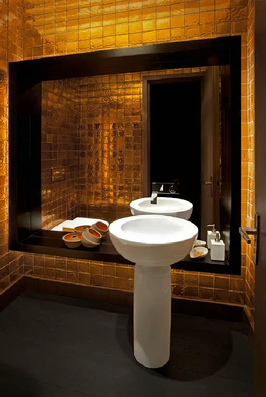 25+ Luxury Gold Master Bathroom Designs With Gold Fixtures