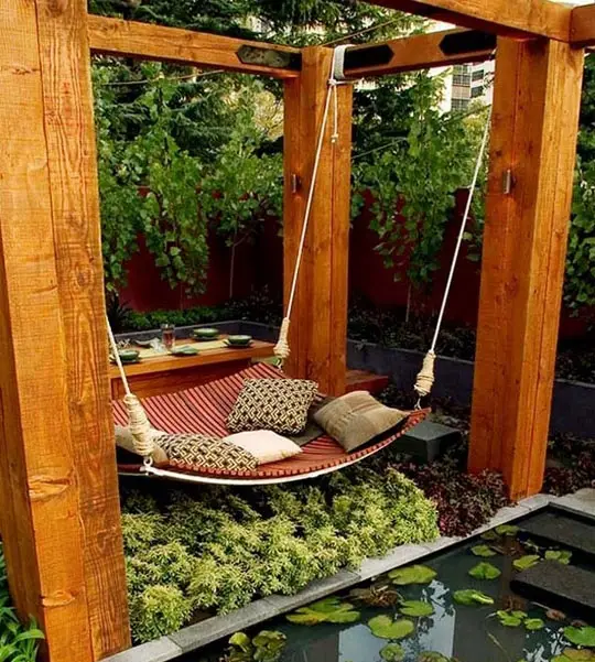 You can build an amazing hammock swing