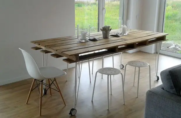 DIY Pallet proejcts That Are Easy to Make and Sell ! Rustic DIY Pallet Dining Table