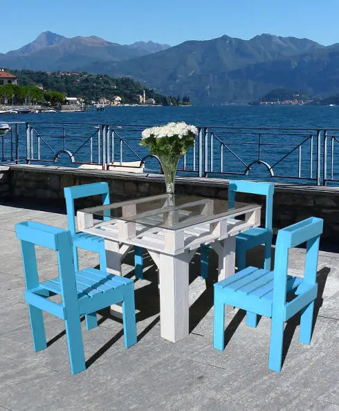 DIY Pallet proejcts That Are Easy to Make and Sell ! DIY Pallet Dining Table and Blue Chair