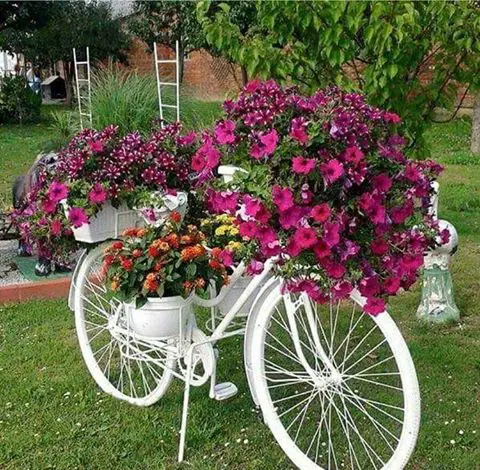 DIY White Bicycle Planter, The best diy backyard and garden projects