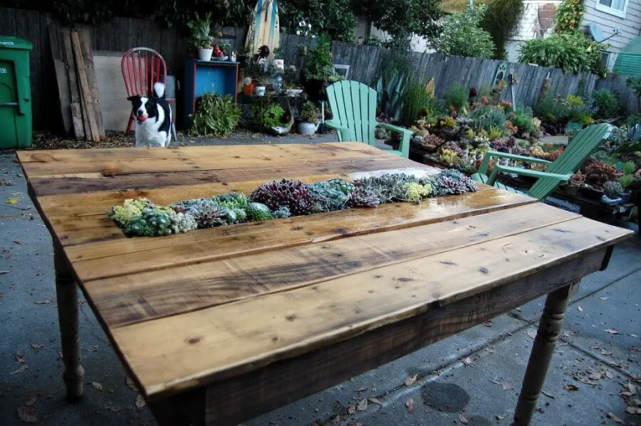 DIY pallet table with a built-in flower bed, Backyard Ideas and projects