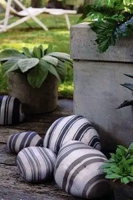 Paint the stones, DIY Backyard ideas
