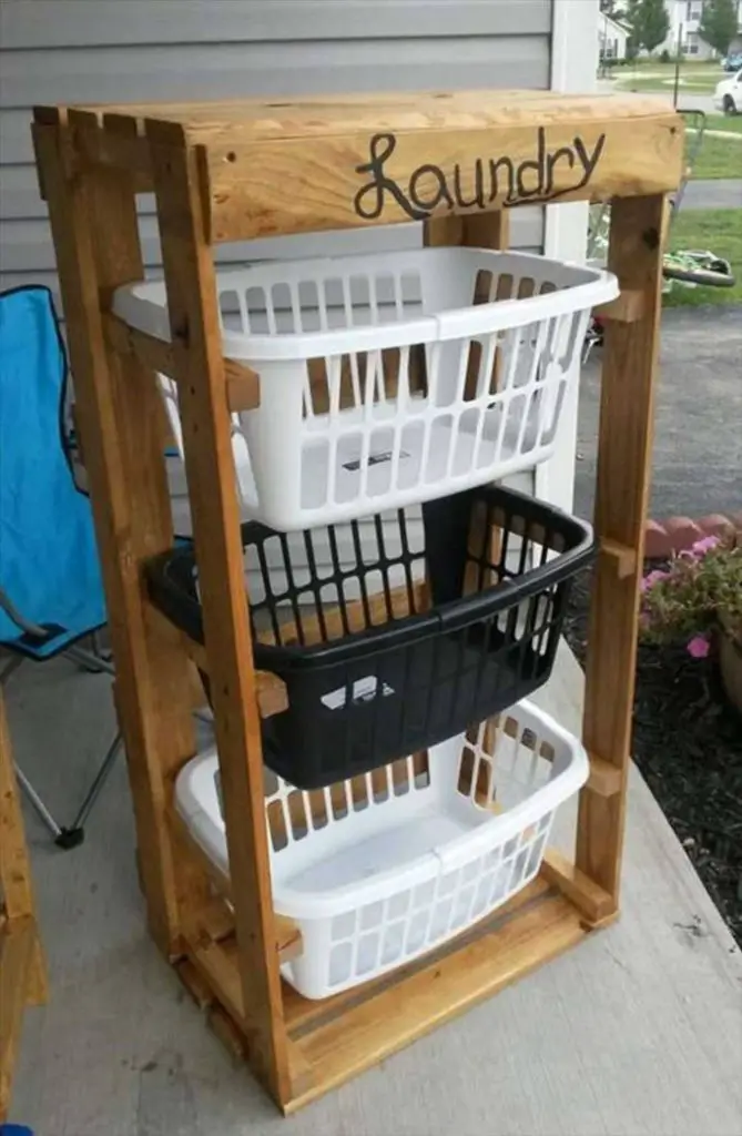 DIY Pallet proejcts That Are Easy to Make and Sell ! Pallets into a Laundry Basket Holder