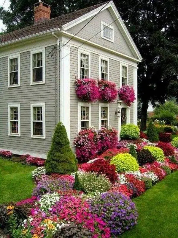 Beautiful Flowerbed, Front Yard Landscaping Ideas and projects