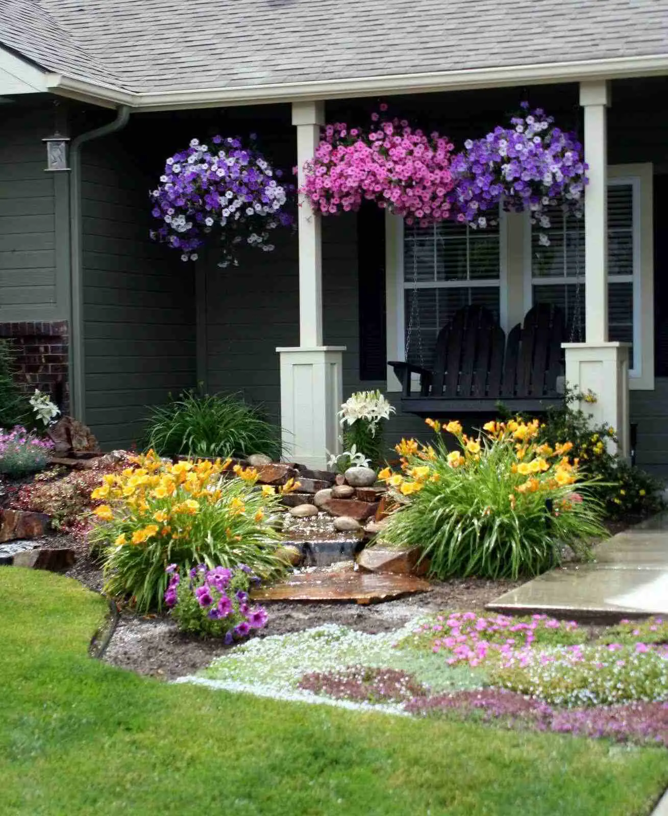 Petunias, Front Yard Landscaping Ideas and projects