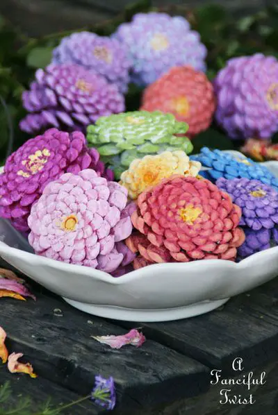 Beautiful DIY Flowers from Pine Cones