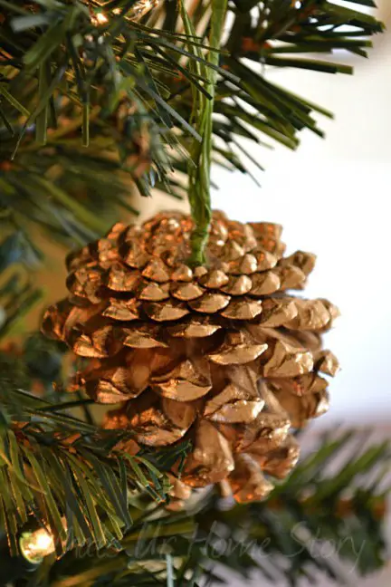 Beautiful DIY Golden Pinecones