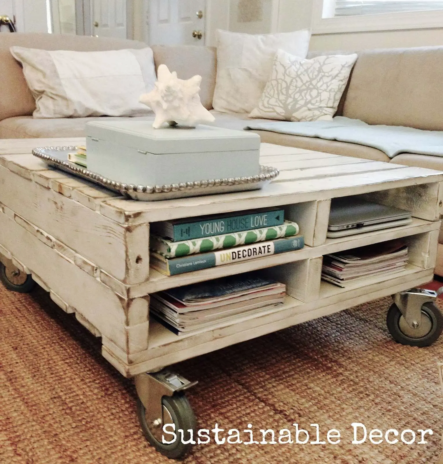 Beautiful Upcycled Pallet Coffee Table