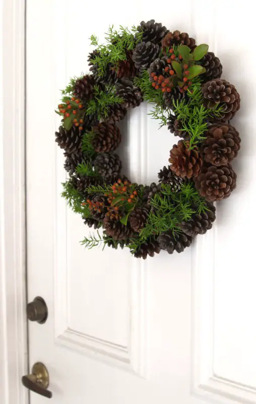 Stylish and Easy DIY Pinecone Wreath in One Hour