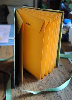 10+ Genius Paper Clutter Organization Hacks to Get Rid of Paper Clutter, Find Out How Long You Need to Keep Papers, DIY Envelope Book