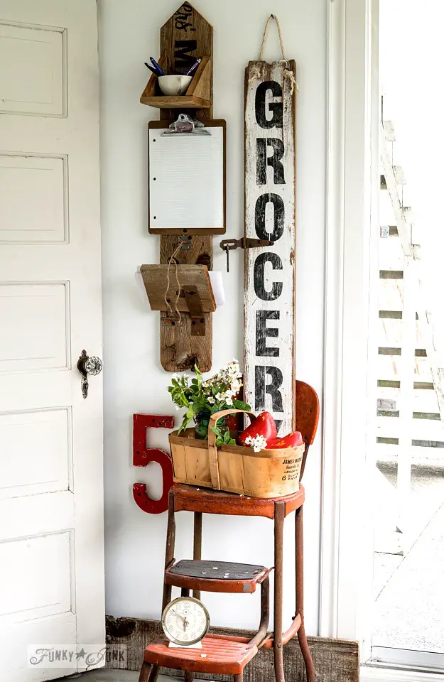 10+ Fabulous DIY Farmhouse Signs You Can Do It Yourself, Reclaimed Wood Message Centre and Nagging Grocery Sign