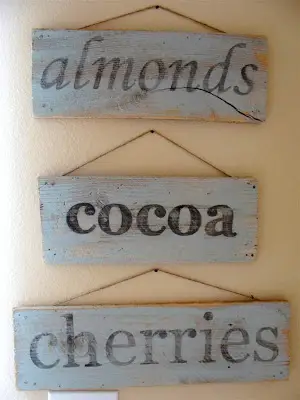 10+ Fabulous DIY Farmhouse Signs You Can Do It Yourself, Vintage-looking Painted Sign