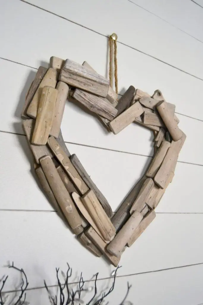 Romantic Bedroom Decor Ideas, DIY Driftwood Heart Wreath Decor